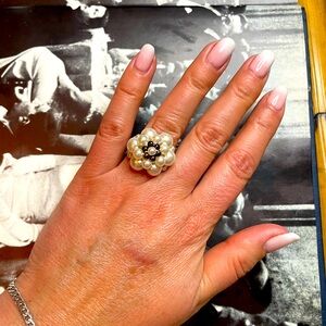 Vintage White & Bronze Pearly Cluster Stretchy Cocktail Ring Size 6.5